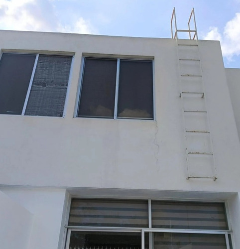 Casa En Venta, Parque Arrayanes, Guadalajara, Rh*