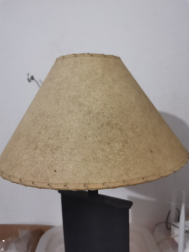 Lámpara De Mesa Artesanal De Hierro, Lonja Y Cerámica.