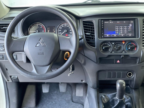 Mitsubishi Triton Tri GL 2.4 CD 4x4 Die. Mec. 2023