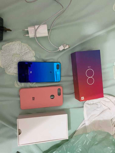 Celular Xiaomi Mi 8 Caiu Na Água Não Liga.
