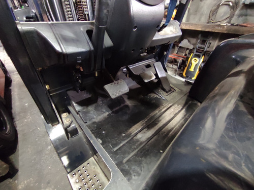 Imagen 12 de 16 de Autoelevador Doosan 1800kg Nafta/gas Motor Hyundai Torre Tri