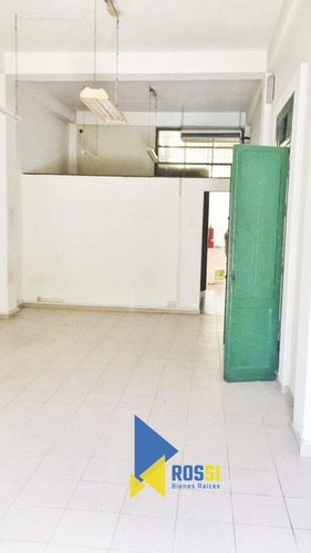 Imagen 10 de 11 de Vendo Depósito Con Oficina En Barrio Provindencia A Metros De Castro Barros