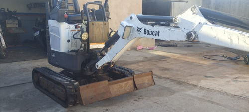 Mini Escavadeira Bobcat 418