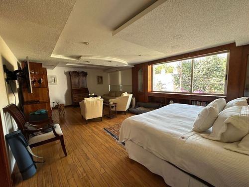 Casa Remodelada Y Llena De Espacios En El Corazón De Pedregal De San Francisco