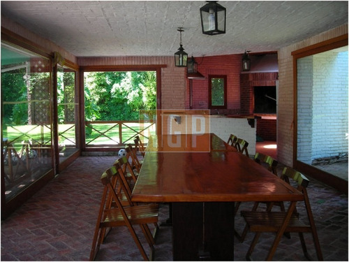 Casa En Mansa, 6 Dormitorios -ref:18688