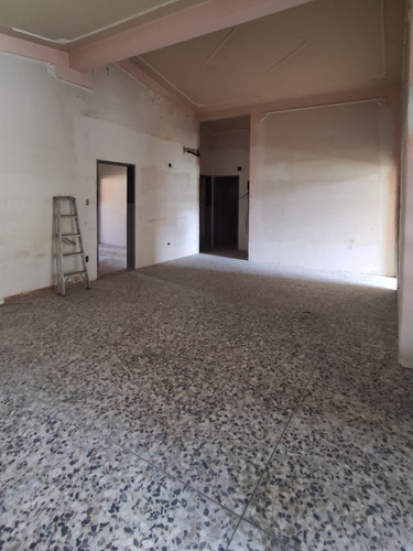 Imagen 4 de 10 de Casa En Venta