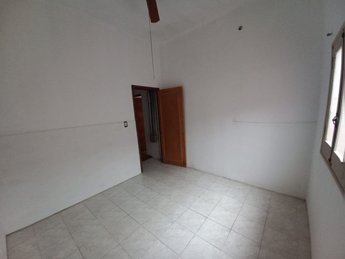 Venta De Casa Con Departamento Y Local Comercial