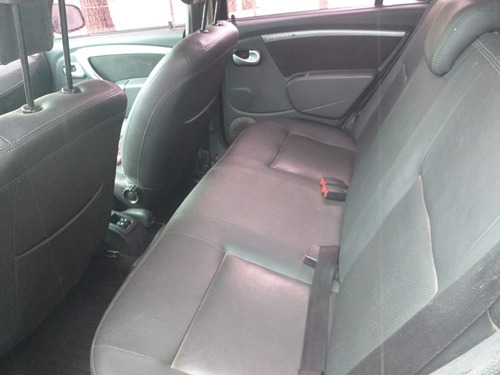 Renault Stepway Año 2013 Con Gnc 2 Tubos Y Cuero