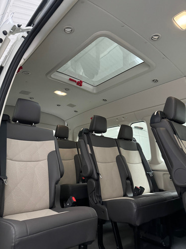 Toyota Hiace 2.8 Tdi Commuter 6at 14a