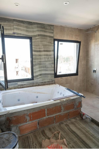 Imagen 25 de 30 de Venta - Casa Con Vista A La Laguna En Lagoon Pilar - Bayugar Negocios Inmobiliarios