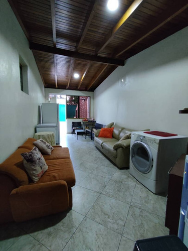 Imagen 12 de 22 de Adriana Atienzo Vende | Apartoquinta En Urb. Prebo (foc-1089)