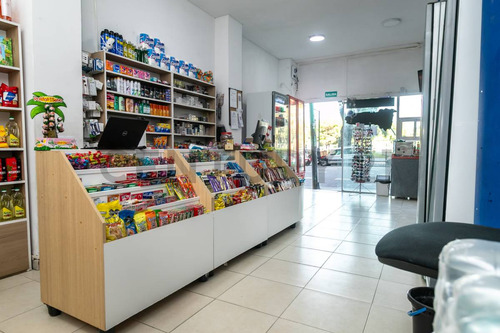 Venta De Local, Con Renta En Dolares