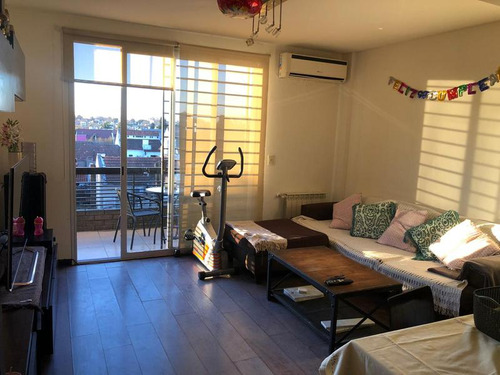 Venta  Departamento Dúplex, Florida/ Este,  3 Ambientes, 2 Baños, Cochera. Pileta