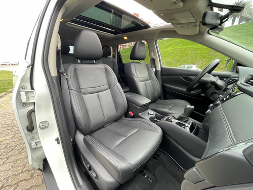 Nissan X-Trail 2.5 Exclusive 3 Row Cvt