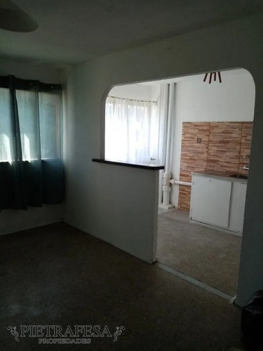 Apartamento En Alquiler Euskal Erria 70 2 Dormitorios 1 Baño-malvin Norte- Ref: 1966