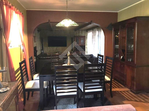 Casa En Venta De 5 Dorm. En Ñuñoa