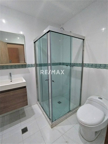 Imagen 8 de 13 de Re/max 2mil Vende Interesante Townhouse Lista Para Habitar En El Cardon - Isla De Margarita