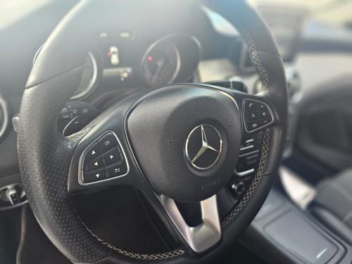 Mercedes-Benz Classe GLA 1.6 Advance Turbo Flex 5p