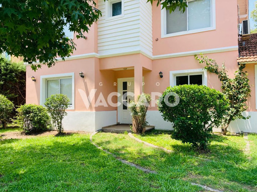 Venta Casa Barrio Privado Haras Maria Elena Moreno