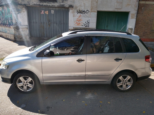 Volkswagen Suran 1.6 I Trendline 90b 2010