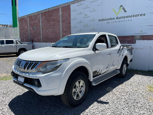 Mitsubishi L200 2.4 Cabina Doble 4x2 Mt