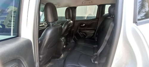 Imagen 13 de 15 de Jeep Renegade Sport