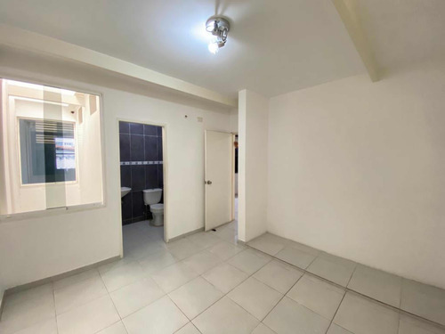 Amr Vende Bonito Apartamento En Los Kioskos Piso 1
