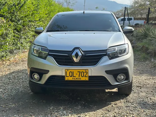 Renault Logan 1.6 Privilege / Intens