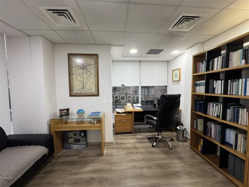 Exclusiva Oficina 70 M2 /pedro De Valdivia /sector Comercial