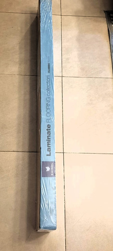 Piso Flotante Kaindl 8mm De Espesor Paquete De 9 Tablas Marrón Claro