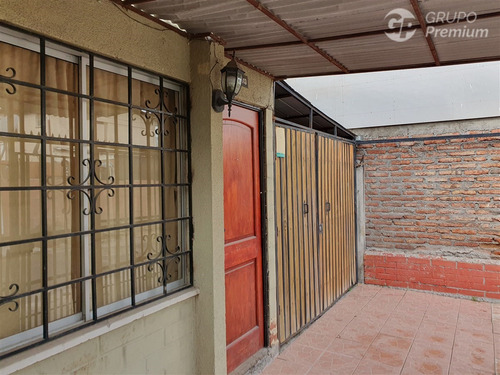 Casa En Venta De 2 Dorm 1b En Pudahuel