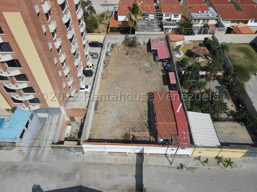 Lote De Terreno En Pleno Triangulo Del Este. Para Desarrollar El Proyecto Urbanístico Que Deseas. 24-17027 As-m