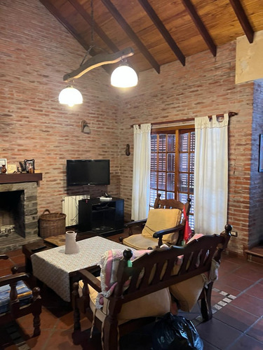 Casa En Venta En De Vicenzo Chico, Del Viso, Pilar