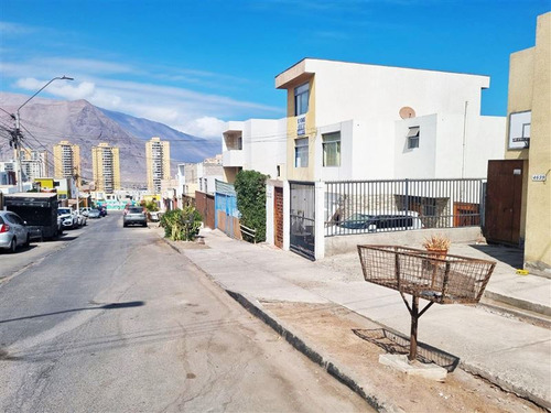 Casa En Venta De 3 Dorm. Conjunto Rey Del Mar En Iquique