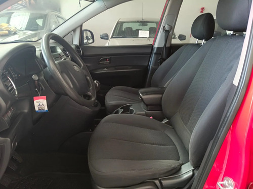 Kia Carens 2.0 Rondo Ex