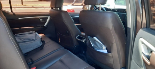 Imagen 9 de 10 de Toyota Sw4 2018 2.8 Srx 177cv 4x4 7as At