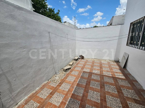 Casa En Renta De Tres Recamaras En Francisco De Montejo Mérida, Yucatán.