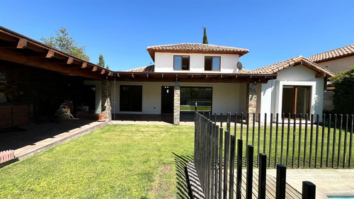 Casa En Venta 4d, Chicureo, Colegio Pedregal Y San Anselmo.