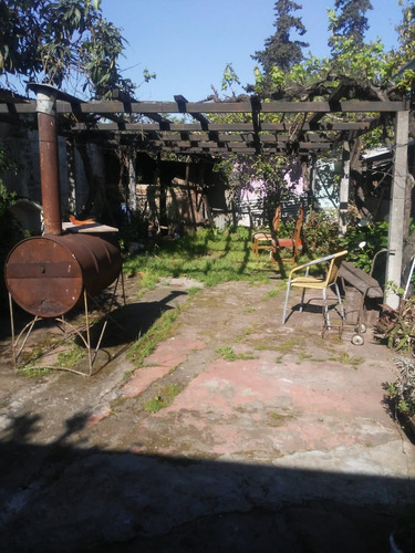 Casa Céntrica Con Terreno Con Alta Plusvalía En Villa Eden.