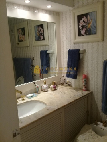Apartamento En Muy Buena Ubicacion En Peninsula, De 3 Dor, 2 Baños Con Muy Linda Vista A La Ciudad Y El Mar.- Ref: 2027