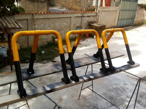 Imagen 4 de 6 de Cepos Para Proteccion De Estacionamiento