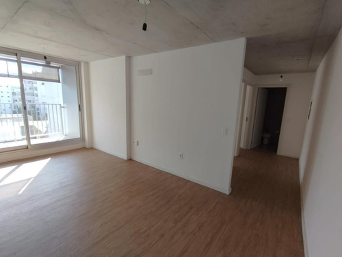 Imagen 1 de 18 de Alquiler Dos Dormitorios Barrio Sur, Terraza, A Metros De La Rambla