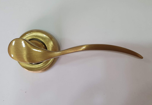 Imagen 5 de 7 de Manija Doble Balancin Xiryus Bronce Patine Con Laca Completo
