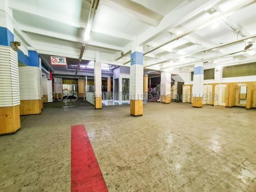 Venta De Edificio Comercial En La Avenida Baralt Cl Mls 25-9944