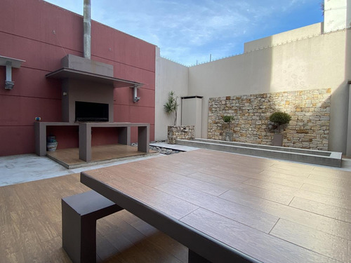 Exclusivo Piso De 3 Amb En Av. Pedro Goyena