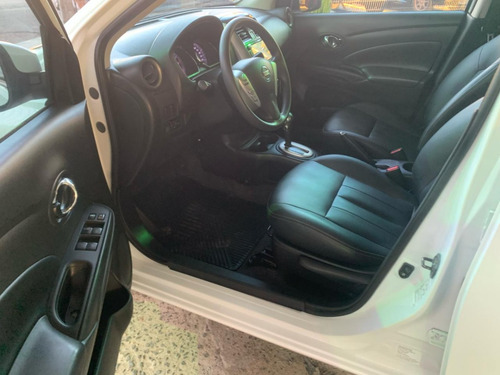 Nissan Versa SL 1.6 16V FlexStart 4p Aut.
