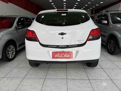 Chevrolet Onix 1.0 MPFI LT 8V FLEX 4P MANUAL