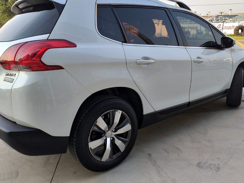 Imagen 9 de 15 de Peugeot 2008 2017 1.6 Feline