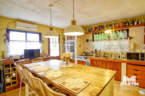 Casa En Venta 4 Amb Con Jardín En Mart.-santa Fe/fleming