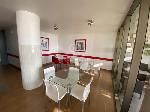 Hermoso Departamento Con Vista Al Mar, Sector Sur.